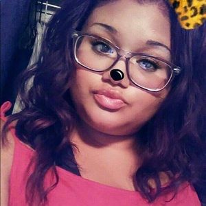 Meet your Posher, Elena